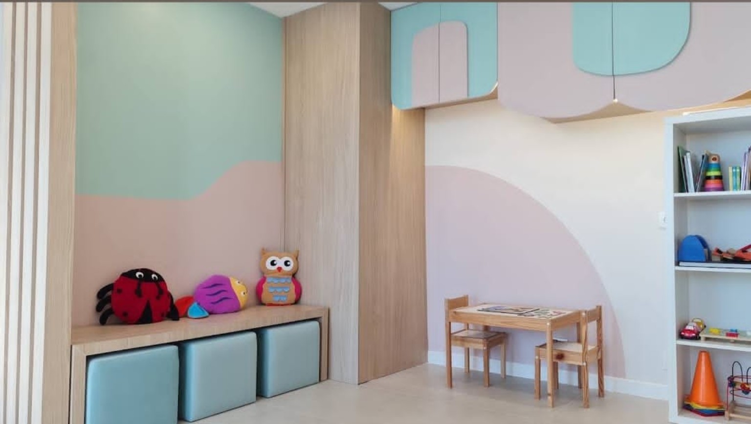 Child-friendly waiting corner in the clinic in Istanbul